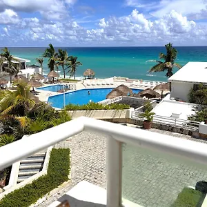 cancun-beach-apartment-ocean-view-brisas-4101.quintano-roohotels.com/